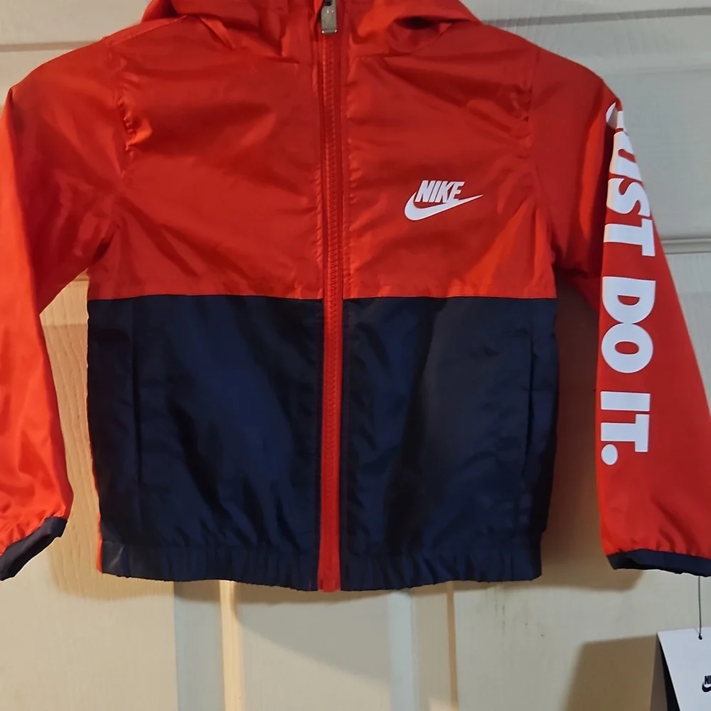 NIKE TODDLER WINDRUNNER JACKET: RED/BLUE: NEW WITH TAGS: SIZE 2T